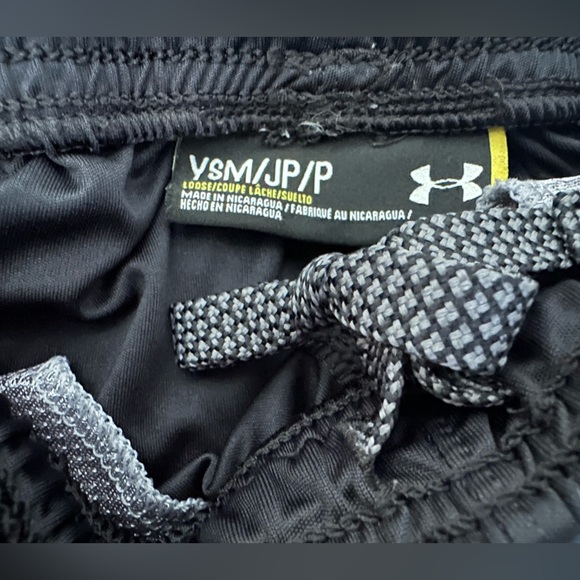 Under Armour, Boys Shorts, Black/Gray, Youth Size Small - Picture 4 of 4